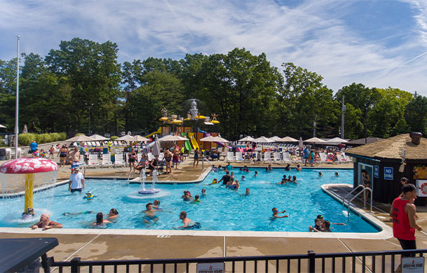 Heated swimming pools at Adventure Bound Eagles Peak