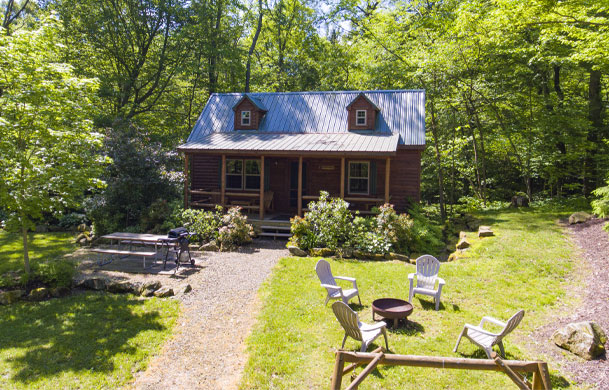 Pine Tree Lodge exterior at Adventure Bound Shenango